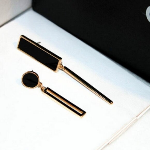 Boho Geometric Asymmetrical Earrings jewelry - Picture 1 of 5